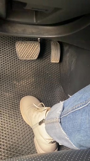 Start your automatic car in 5 super easy steps#car #driver #tips #skills #drive | LearnCar