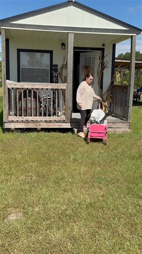 Come clean out this car with me. No I don’t finish it but whatever lol | Hannah Medlock