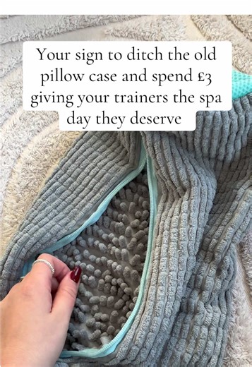 I’ve been to scared for my new washing machine but lots of cushioning in this! #trainers #sneakerhead #clean #cleantok #sneaker