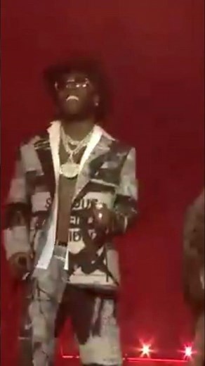 Watch Wizkid & Burna Boy perform "Ginger" live at The O2 London Arena.