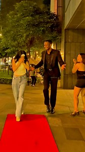 Merry Christmas 🎄 Red carpet vibes 👑 ✨ . . #reels #fyp #viral #Christmas #travel | Redcarpet.king