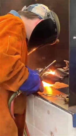 Point of view: you're a student in DC's Welding program, getting hands-on experience in our state-of-the-art #SkilledTrades shops at the Whitby campus. Our program also has a co-op option available! Visit durhamcollege.ca/wetn or the link in our bio to learn more. #TorontoStudent #Welding #Trades