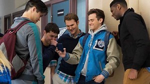 Actor de “13 Reasons Why” es demandado por intento de asesinato