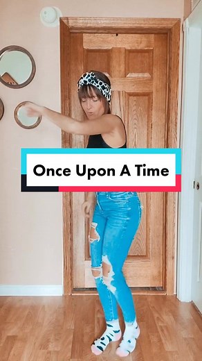 I keep looking for new dances to do, but it seems to be the same trends on loop. So, I went back through dances I did a year ago and found one of my faves 🖤🖤 Still obsessed! DC:?? #onceuponatime #onceuponatimenotlongago #iwasaho #dancetrends #dancetrend #hobbydancer #dancequeenslaya #olddances #dancechallenge #dance #dancer #dancetok #dancetokside #dancin #dancetoker #dancing #dancetoks