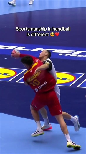 🇲🇰 Tough but respectful ❤️🤝 #ehfeuro2026 #handball #håndbold #sportsmanship