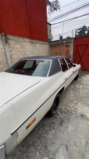 $$$$$$$$$$$$$$$$$$$$$$$$$$$$$$ DODGE ROYAL MÓNACO 1977 Este auto es un excelente PROYECTO, ya muy escasos y se va a buen precio, tiene su factura original de agencia y su tarjeton de Hacienda con motor V8 360 y transmisión automática, muy buena carrocería con molduras y emblemas completos, enciende y se desplaza pero es para reparará algunas cosas y poderlo disfrutar. Es el de faros ocultos. WHATSAPP 5534157297 PARA NEGOCIAR Y CERRAR TRATO | El diablo autos antiguos y clásicos