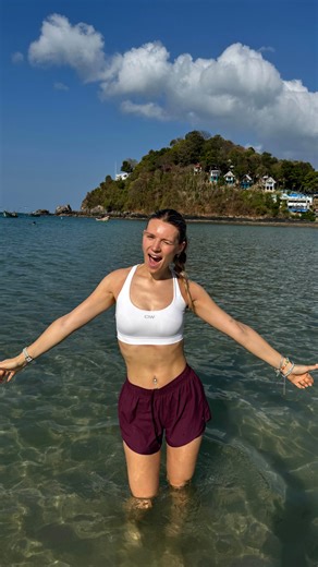 Vivien Michelle ッ on Instagram: "Zone 2 bei 27 Grad ein Mythos #laufen #laufenmachtglücklich #zone2 #laufanfänger #laufmotivation"