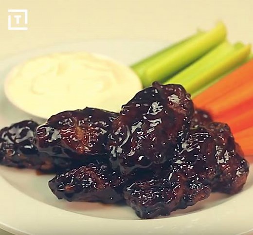 Bet you've never had chicken wings like this before. (via Thrillist) | HuffPost Life