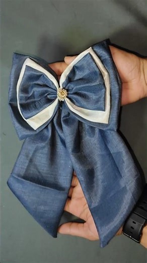 Girls के लिए Stylish Hair Bow 🎀 | Easy Bow Making 🤷 #bow #hairbow #bowmaking #accessories #shorts