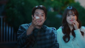 10K reactions · 2.2K shares | ALERTA DE K-DRAMA . Él es un cinéfilo, ella una directora de cine y se reencuentran después de años sin saber del otro. ¿Será que esta vez el guion de sus vidas tiene un final feliz?﫰 'Luces, cámara, ¡amor!' llega el 14 de febrero, solo en Netflix. | Netflix | Facebook