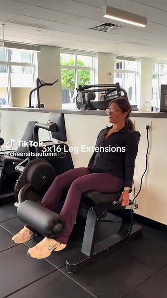 Leg day best day! 🏋️‍♀️🏋🏋️‍♂️#cheers #florida #healthclub #naples #legday