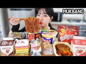 Eating various goodies from a Korean convenience store Mukbang (Tteokbokki, Chapagetti, Ramen, etc)