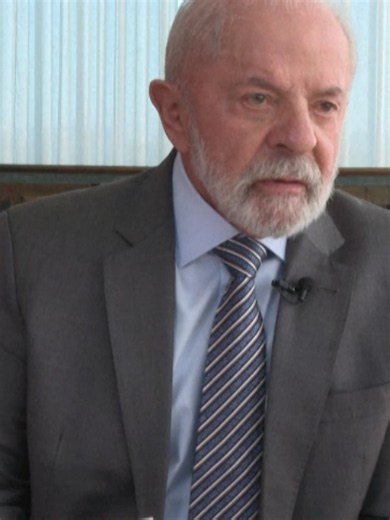 A nova pesquisa eleitoral mostra liderança de Lula no primeiro turno, mas cenário apertado nas simulações decisivas. O levantamento Real Time Big Data aponta Luiz Inácio Lula da Silva, do PT, com 40%, à frente de Flávio Bolsonaro, do PL do Rio de Janeiro, com 33%. No segundo turno, porém, Lula aparece em empate técnico com Flávio e também com Ronaldo Caiado, do PSD. O resultado reforça a competitividade da disputa presidencial de 2026. #eleições2026 #lula #flaviobolsonaro2026 #caiado #zema