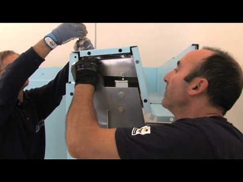 Build a pool with Myrtha Technology components - Overflow gutter