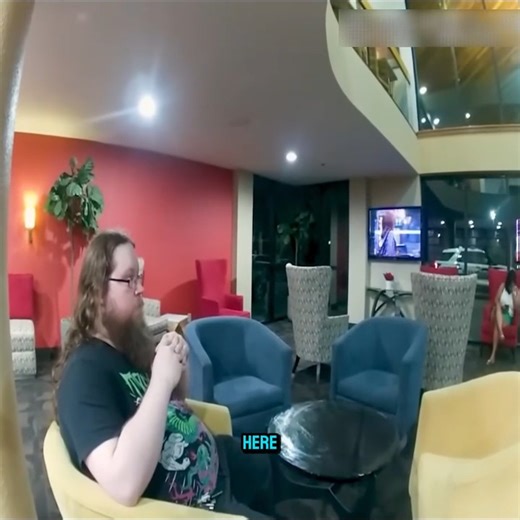 😂 He Called the Police on His Tinder Date… Then Ended Up Snitching on Himself 💀🚓 What started as a wild night with a Tinder match turned into one of the funniest self-owns ever caught on bodycam. | Unique dress BD