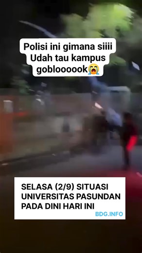 51 reactions · 12 comments | Situasi Universitas Pasundan di Jalan Taman Sari terpantau ditembaki gas air mata pada dini hari ini. #BDGINFO #Unpas #Demo #Bandung | Lek Much | Facebook