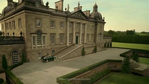 2026 Hyundai Palisade Hybrid TV Spot, 'All That and More: Stairs' Featuring Parker Posey [T1]
