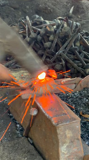 How a blacksmith makes nails using ancient techniques #shorts #blacksmith #hardwork