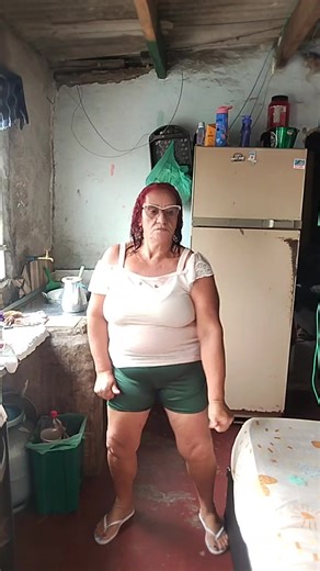 Essa e mais que icônica 😂😍(DC:@Conne Silva @Rayane Milene)#tutorial #emoji #juu_matos03 #LIVEIncentiveProgram #LIVEbringFANS