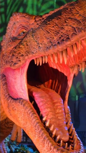 Dr. Ian Malcom's WARNING about Jurassic Park 😨. #shorts universalstudios #universalstudioshollywood