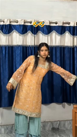 SUHANA on Instagram: "He'll roll his eyes, say no and still lift me anyway😌✨ That hasi🤡 . . #bhaii"