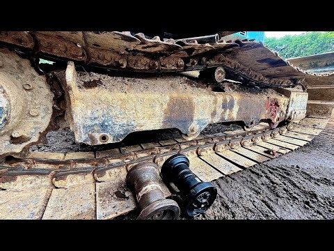 Fixing Excavator Control Valve Leak and Rollers - Easy Fixed