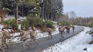 440K views · 10K reactions | #Letestu Encore plein d'énergie après 30 km de marche-course  Place au tir à 400 m pour les SCAR et les MINIMI et à 300 m pour les HK416. Selva! | 2ème Régiment Etranger d'Infanterie | Facebook