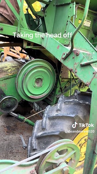 Taking grain head off to put the corn head on for picking! #foryou #fyp #johndeere #collection #vintagefarming #corn #45