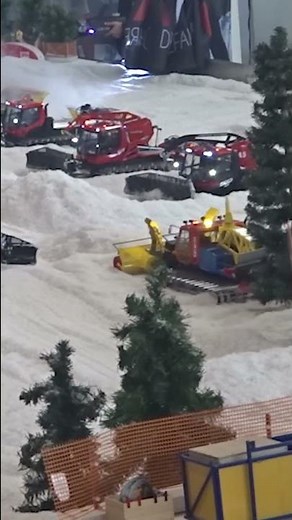 #Shorts | RC Pistenbully's in action with a snow blower | Fascination Modellbau Friedrichshafen 2022