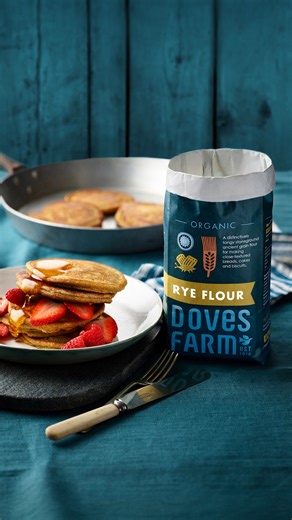 Discover our organic wholemeal ancient grain flours for delicious fibre-full bakes that’ll help you reach 30g of fibre a day. | Doves Farm