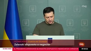 1.4M views · 9K reactions |  ÚLTIMA HORA | Moscú sugiere la apertura de negociaciones con Ucrania y propone Bielorrusia como lugar de encuentro. El presidente ucraniano estaría dispuesto, pero no en Bielorrusia. https://www.rtve.es/noticias/20220227/rusia-ucrania-conflicto-directo/2295240.shtml | La 1 de TVE | Facebook