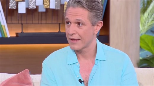 Αιμίλιος Χειλάκης: «Τα πάθη είναι «ευλογία» αν τα αφήσεις να σου συμβούν»- Η αντίδραση της συζύγου του