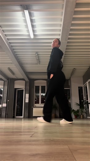 Hits different #lonely #akon #dance