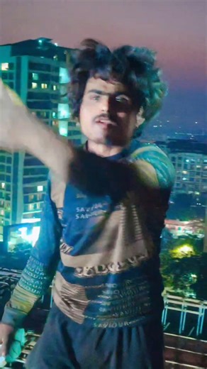 maydam ko dakho School me ladke logo samjha Rahi hai 😀😃👷👷👷