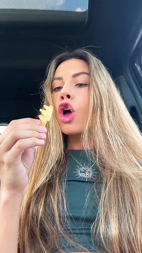 Life hacks with Amyywoahh 😀 #lifehack #cool #fries #car