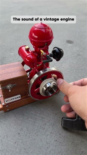The sound of a vintage engine #miniengine #retroengine #model #engine #enginemodel