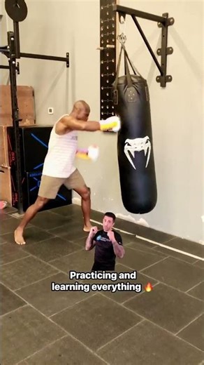 Muaythai bag works a great way to get my cardio in and burn calories #combatfitness #boxercise #hiit