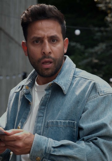 Galaxy Z Fold 8 camera tip — fix when a stranger fumbles your shot
