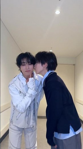 #한 의 #Do_It Challenge w/ #KickFlip #킥플립 #계훈 #Kyehoon !😘 (+🐷🐰) #StrayKids #스트레이키즈 #HAN #SKZ_IT_TAPE