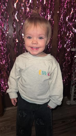 Chapter 2 📖 so thankful for her amazing aunt with the food preparation, her nana printing all the things off, and all those who that came to celebrate her because they love her 🫶