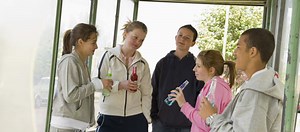 Ado et alcool, rites de passage ou dépendance ? - Psychologies.com