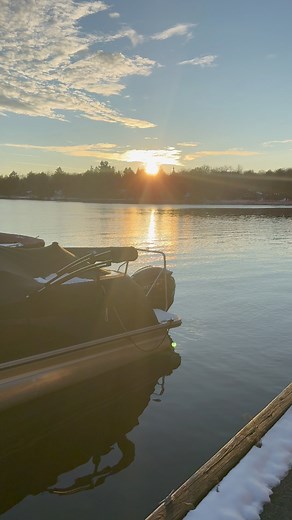 4th Lake Sunsets continue to impress into November!🌞✨ Eagle Bay is looking good!😍 | Rivett’s Eagle Bay Marina & Boat Rentals