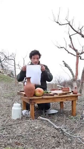 Everything about this young man represents the authentic Lebanese whether its the way of speaking or the warmth and kindness that emanates from him. Plus what he prepares looks delicious!!🇱🇧🇱🇧