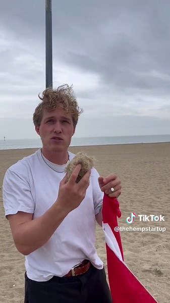 Hoe gaaf is het om een volledig groene vlag te laten wapperen? 🌿 #hennep #duurzaam #vlag #groen #recycle