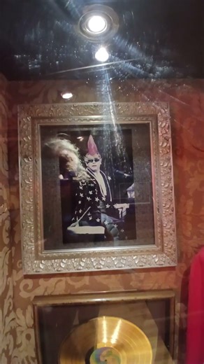 In 1977 Elton John wore a red velvet outfit while singing 'Crocodile Rock' on the Muppet show 1977