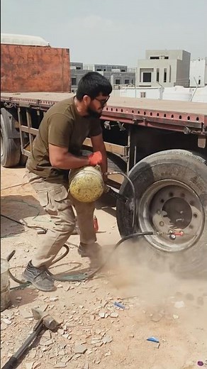 This Bead Blaster Seats Any Tire Bead In One Go.