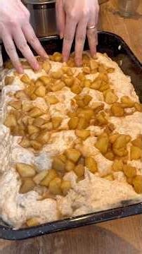 Focaccia na sladko #domacipani #beskydy #peceni #pečení #pecenie #kolač