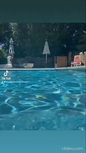 Phoebe Tonkin swims like a mermaid on her Tiktok