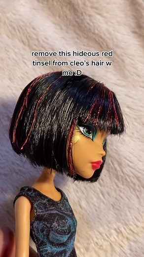 i was scared she’d end up bald lmao 💀 #monsterhigh #monsterhighdolls #dolltok #customized #hair #dollcollection #dolls #cleodenile #removal #tinsel