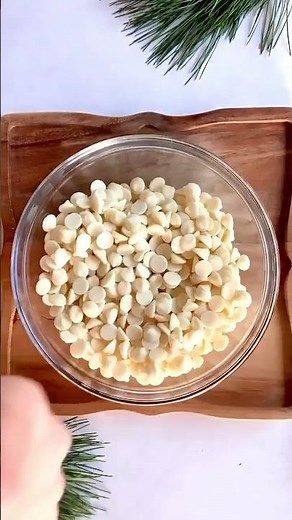 Easy Peppermint Bark Recipe | Holiday Chocolate Treat with Ghirardelli Chips